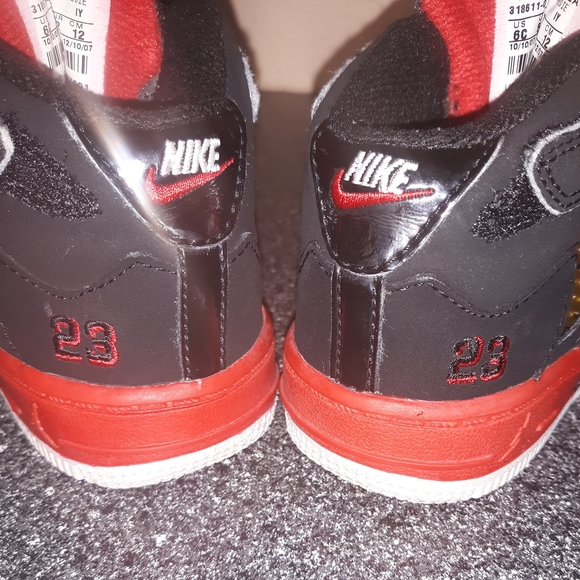 Sneakers - Picture 3 of 4